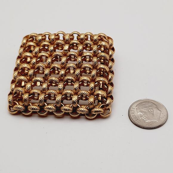 Vintage Monet Gold Plated Woven Square Brooch – 1980s Statement Designer Jewelry - Picture 8 of 10